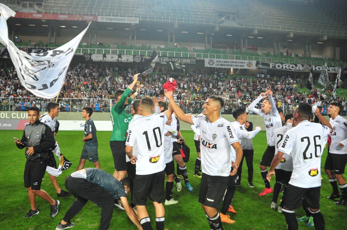 Galinho vence o Fluminense por 3 a 1, de virada, no Independncia, e conquista a Taa BH