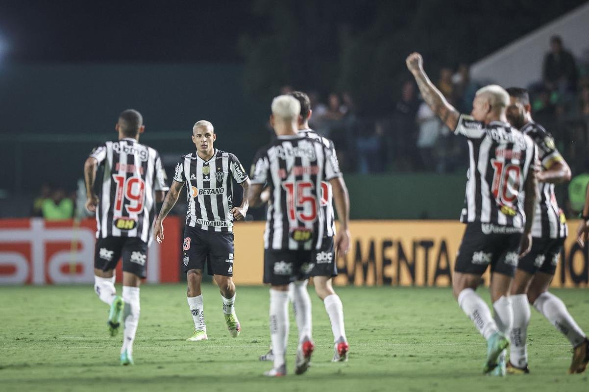 Fotos do jogo entre Gois e Atltico no Estdio da Serrinha, em Goinia, pela quarta rodada do Campeonato Brasileiro