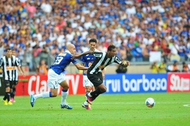 Fotos exclusivas do clssico entre Cruzeiro e Atltico na reabertura oficial do Mineiro