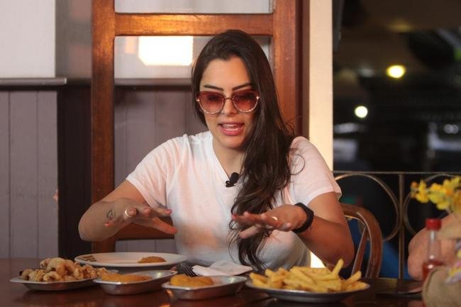 Na primeira vez de Larissa Riquelme em Belo Horizonte, levamos a modelo e apresentadora paraguaia para um verdadeiro banquete de pratos tpicos da culinria mineira. E ela adorou!
