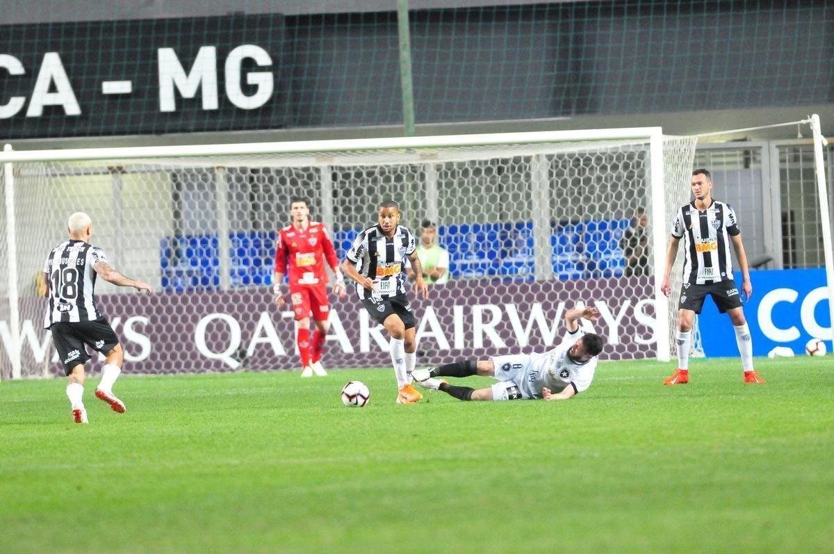 Fotos do primeiro tempo do duelo entre Atltico e Botafogo, no Independncia, pela Sul-Americana