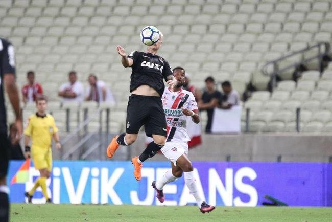 Veja imagens do empate entre Ferrovirio-CE e Atltico no Castelo
