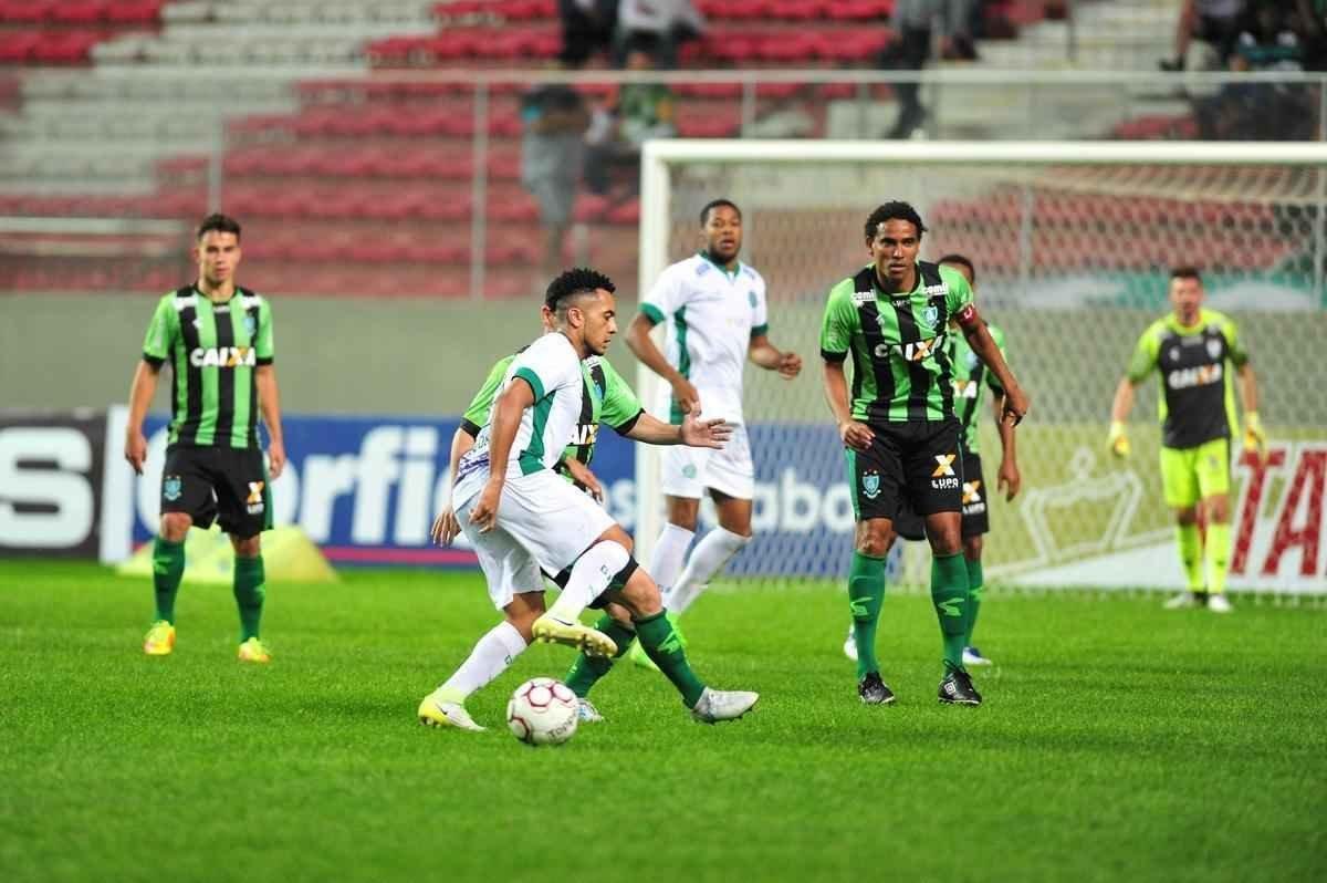 Amrica e Guarani se enfrentaram, no Horto, pela 14 rodada da Srie B do Campeonato Brasileiro