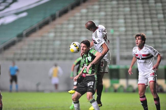 Fotos da partida entre Amrica e So Paulo, nesta quinta-feira (18), no Independncia, em Belo Horizonte, pelas quartas de final da Copa do Brasil.