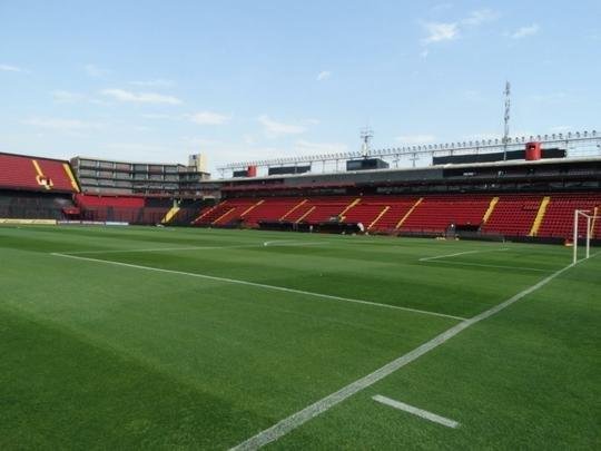 Construído em 1946, o Cemitério de Elefantes foi onde o Colón venceu o Santos de Pelé, a Seleção Argentina, o Peñarol, então campeão mundial, e os poderosos River Plate e Boca Juniors