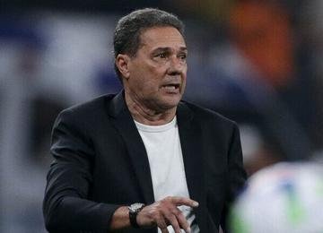 Maycon herda a vaga de Fausto Vera, e Yuri Alberto retoma a titularidade