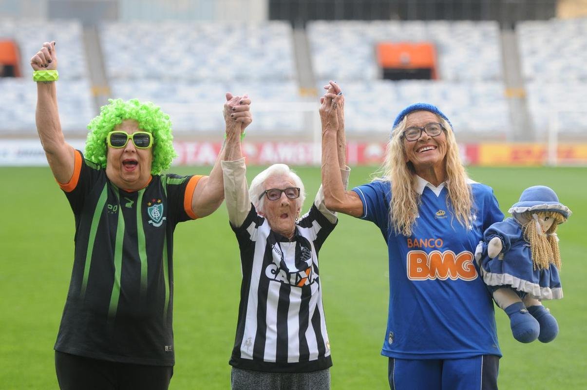 Salom, torcedora icnica do Cruzeiro, morreu nesta tera-feira