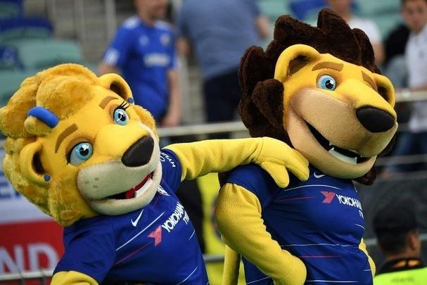 Arsenal e Chelsea se enfrentaram nesta tera-feira, diante de milhares de torcedores no Estdio Olmpico de Baku