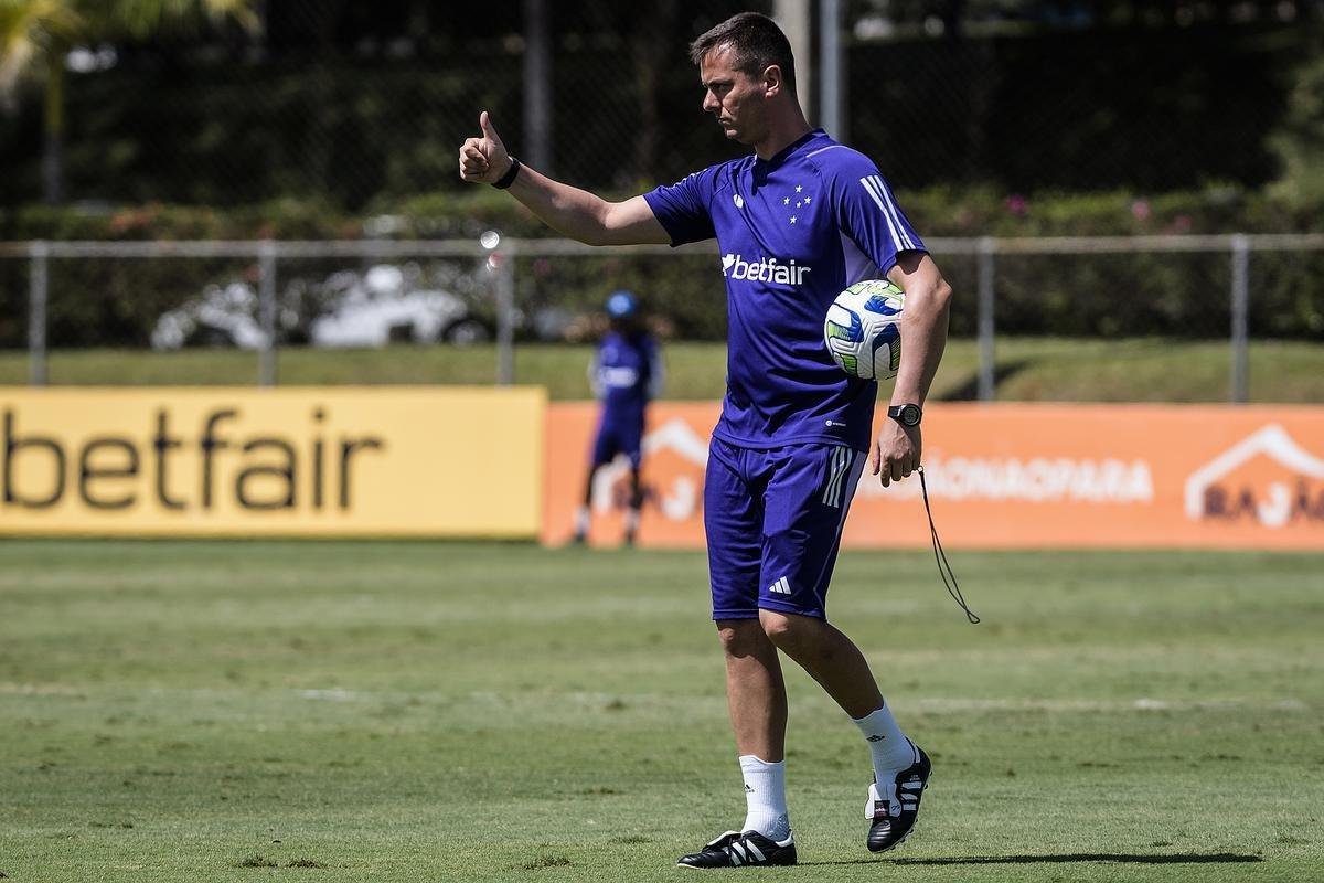 O Cruzeiro treinou nesta quarta-feira (5/4), na Toca da Raposa II, em Belo Horizonte