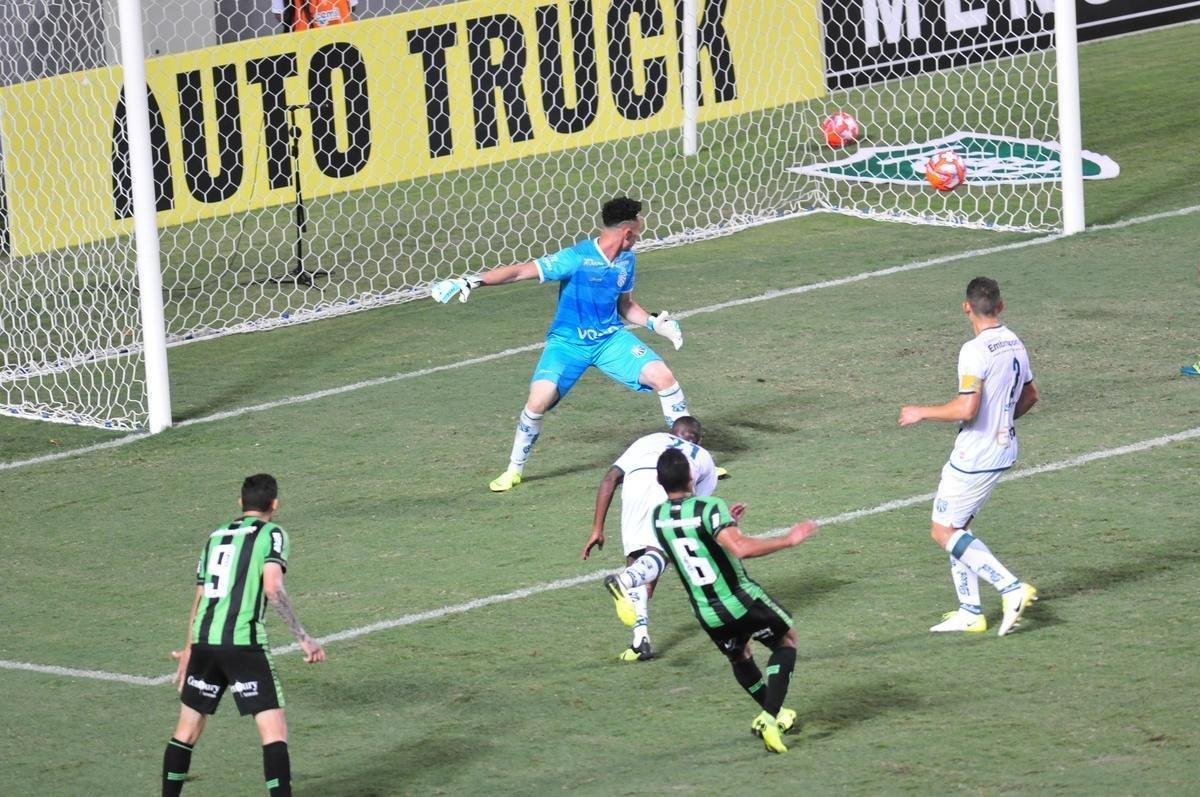 Amrica venceu a Caldense, com gols de Matheusinho e Joo Paulo, e avanou