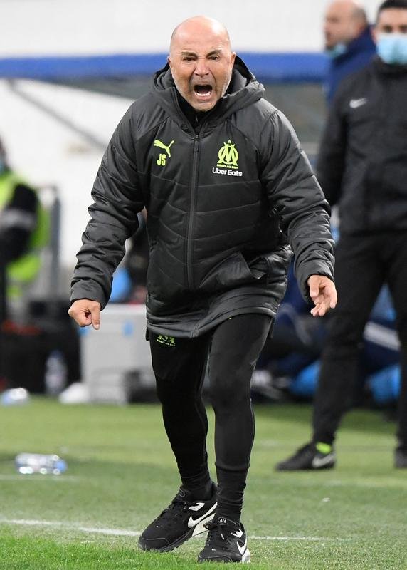 Festa e gritaria de Jorge Sampaoli em vitória do Olympique de Marselha sobre o Brest, neste sábado, pelo Francês: 3 a 1. Este foi o segundo triunfo seguido do clube sob o comando do argentino