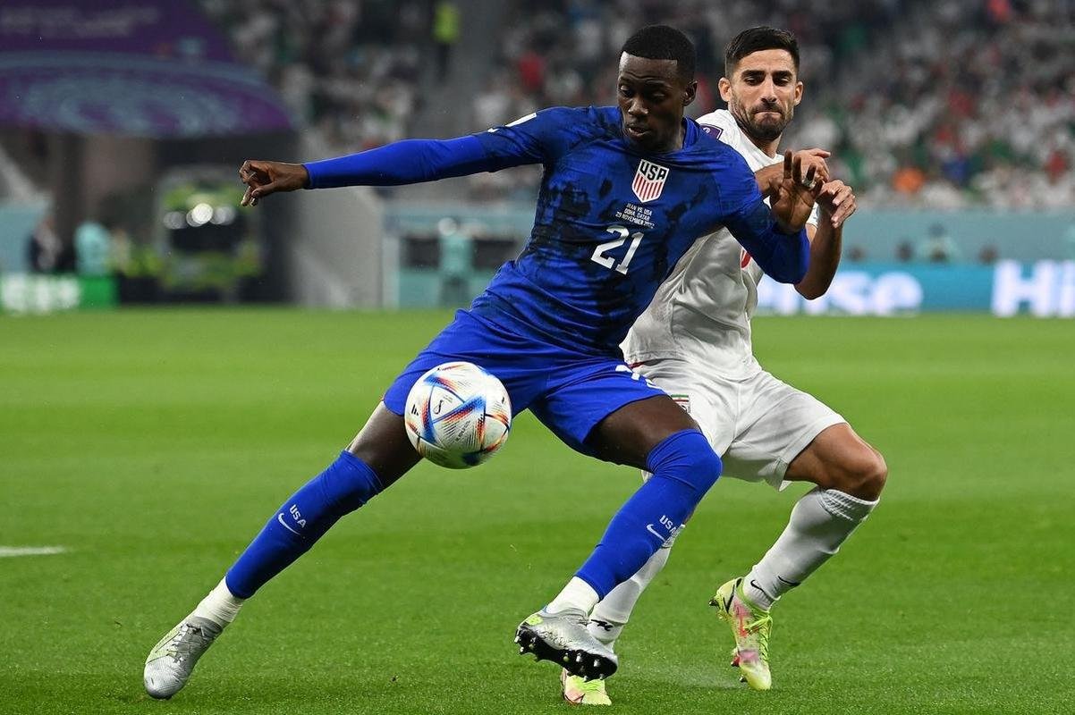 Ir e Estados Unidos se enfrentaram no Estdio Al Thumama