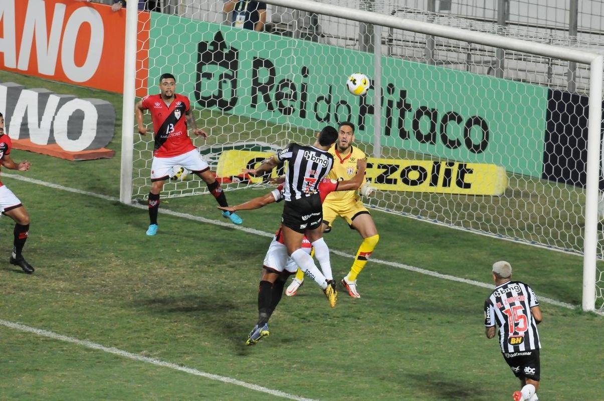 Fotos da vitria do Atltico por 2 a 0 sobre Atltico-GO pelo Campeonato Brasileiro