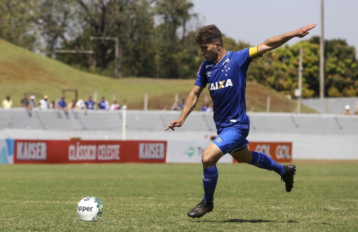 Cruzeiro chegou a abrir 2 a 0 sobre o Londrina, com gols de Lucas Silva e Sassá, mas cedeu o empate no segundo tempo e perdeu nos pênaltis por 3 a 1. Time foi eliminado na semifinal da Primeira Liga.