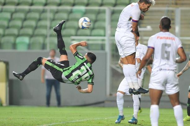 Amrica e Paran Clube se enfrentam pela 33 rodada da Srie B, no Horto