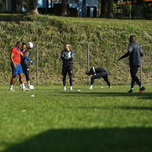 Com jogadores conhecidos da torcida mineira, como o zagueiro Edcarlos o meio-campista Leandro Domingues, o Betim apresentou o elenco nessa segunda-feira (21)