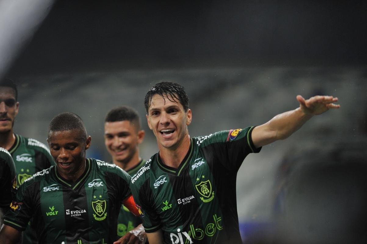 Fotos do cl�ssico entre Cruzeiro e Am�rica, no Mineir�o, em BH, pela 3� rodada do Campeonato Mineiro