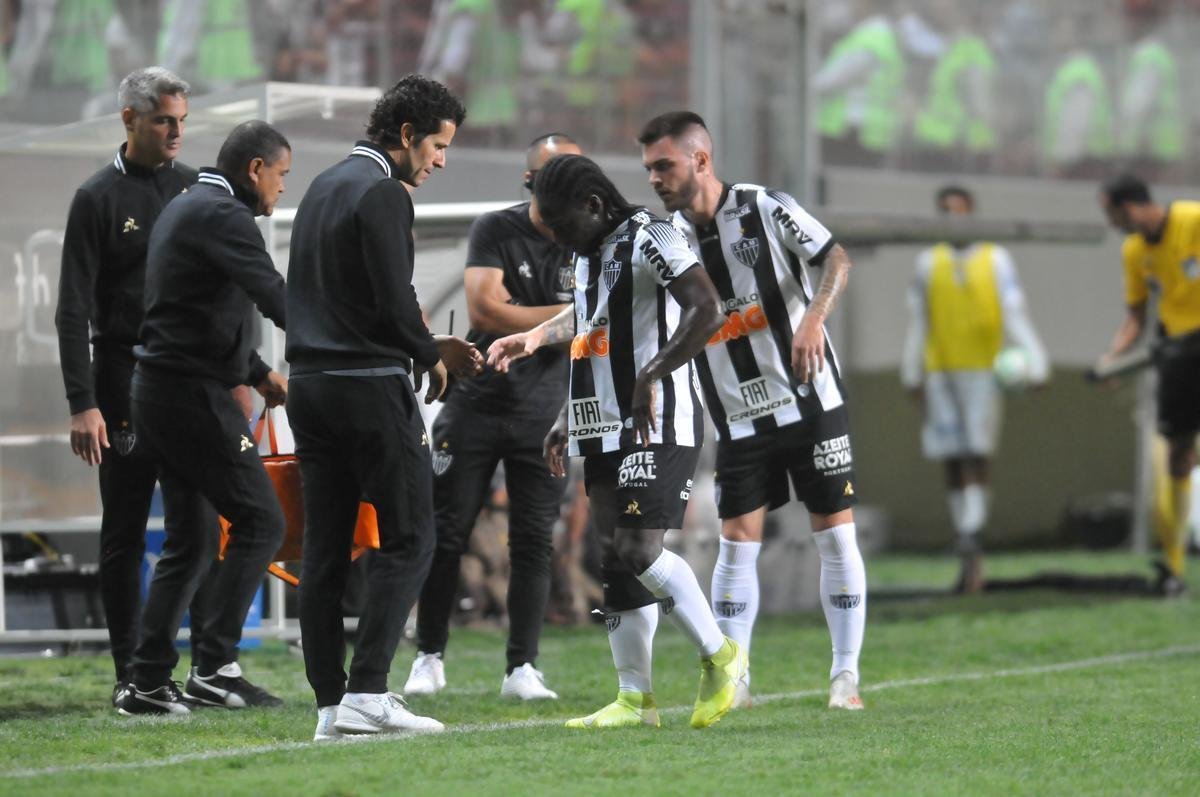 Fotos da vitria do Atltico sobre o Cear, por 2 a 1, no Independncia, com gols de Otero e Luan. Thiago Gallhardo descontou para os cearenses