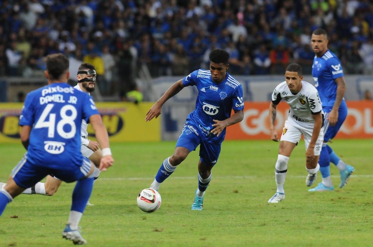Fotos do jogo entre Cruzeiro e Sport, no Mineiro, em Belo Horizonte, pela 15 rodada da Srie B do Campeonato Brasileiro (28/6/2022)