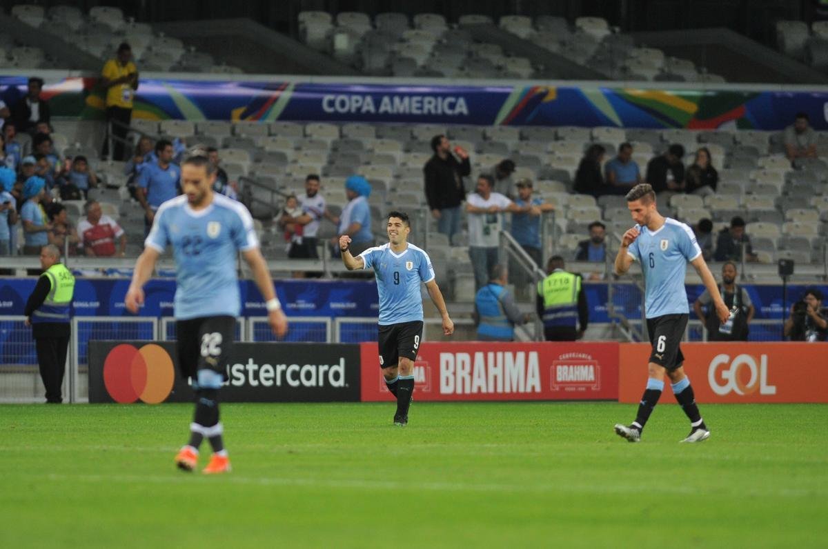 Fotos de Uruguai x Equador, no Mineiro