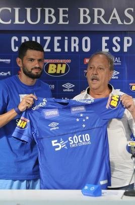 Cruzeiro apresentou o volante Jadson e o lateral-direito Luis Orejuela, primeiros reforos para a temporada