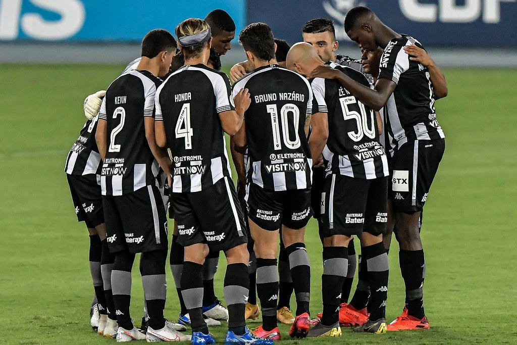 18 lugar - Botafogo - 1 vitria, 2 empates e 3 derrotas (5 pontos e -2 gols de saldo)