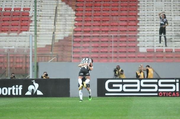 Fotos da vitria do Atltico sobre o Cear, por 2 a 1, no Independncia, com gols de Otero e Luan. Thiago Gallhardo descontou para os cearenses