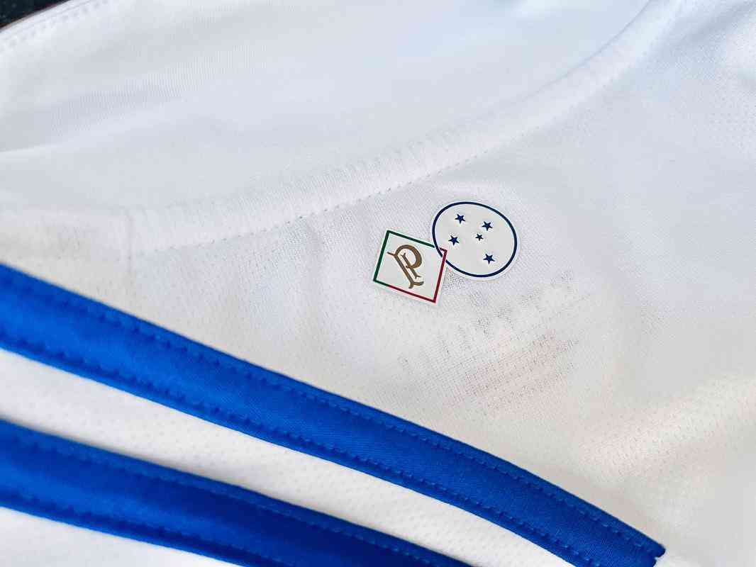 Nova camisa branca do Cruzeiro