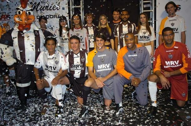 2007 - Uniforme produzido pela Diadora