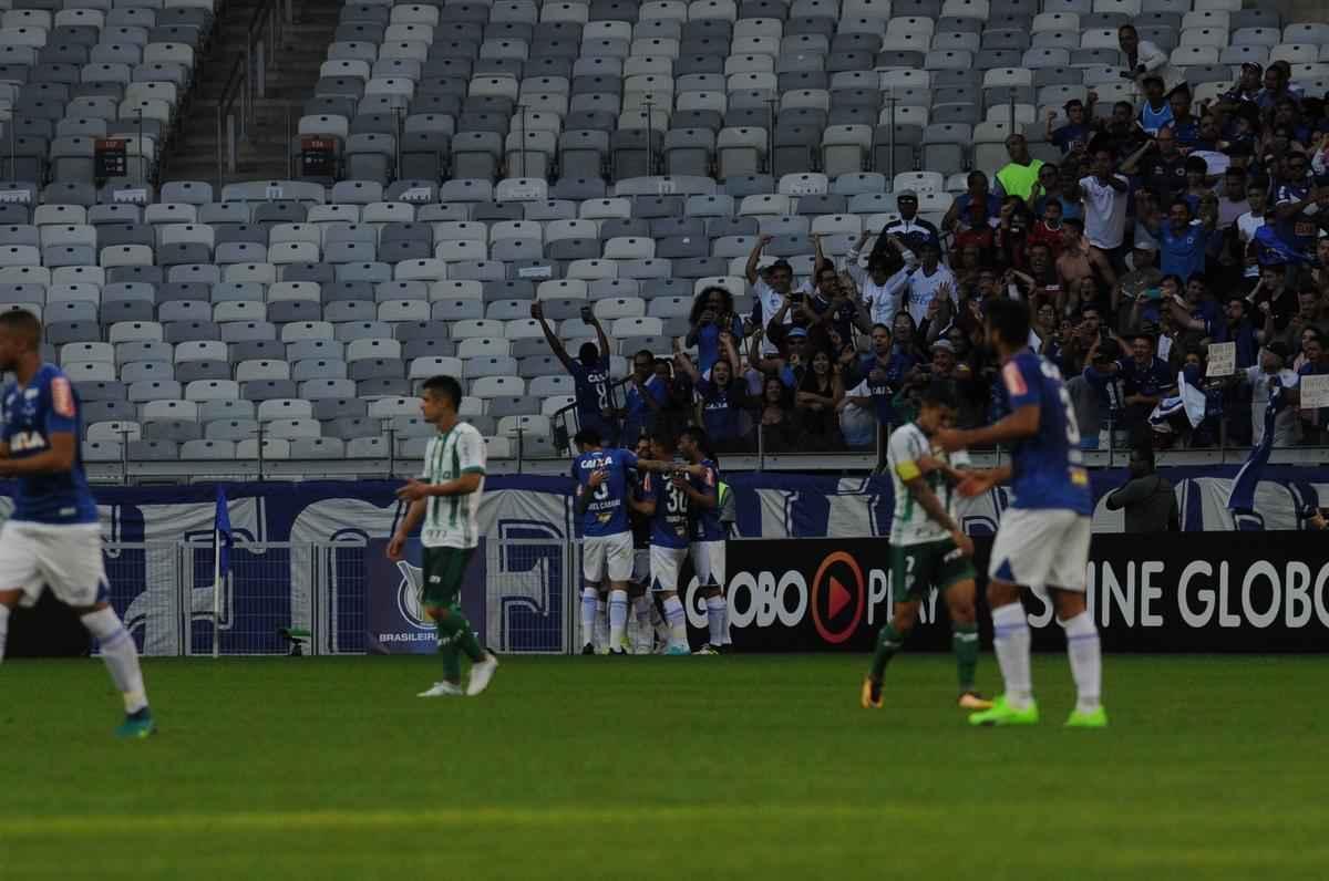 Lance de Cruzeiro e Palmeiras pela 12 rodada do Campeonato Brasileiro 