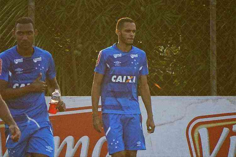 Careca - contratado ao Atltico-AC, o meia-atacante defendeu o Cruzeiro no Campeonato Brasileiro de Aspirantes e chegou a ser convocado para algumas partidas da equipe principal. Em 2018, para ganhar experincia, Careca deve ser emprestado ao Cricima, clube com o qual seu representante, Genivaldo Santos, possui bom relacionamento.