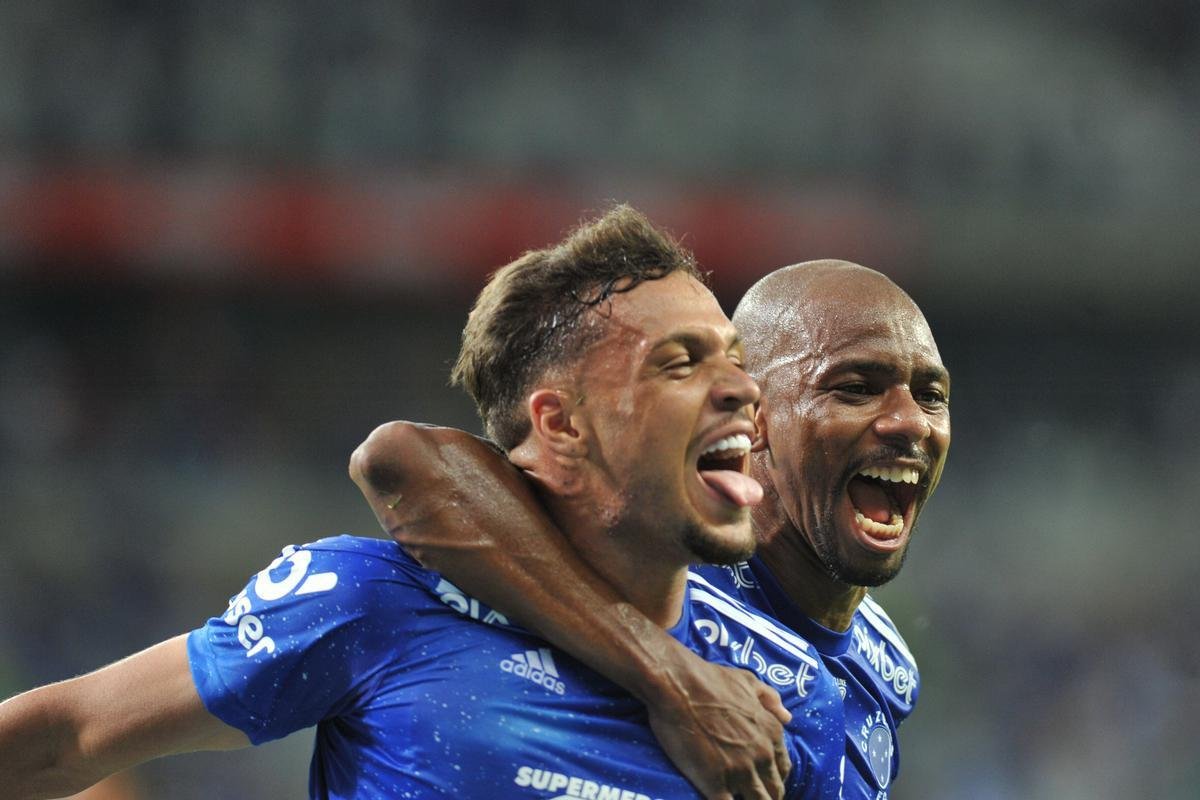 Fotos do jogo entre Cruzeiro e Pouso Alegre