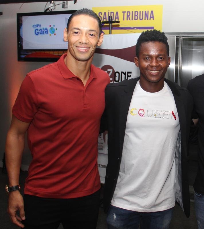 Ricardo Oliveira e Cazares foram premiados com o Trofu Tel Santana pela temporada 2018. Oliveira recebeu tambm o prmio de artilheiro