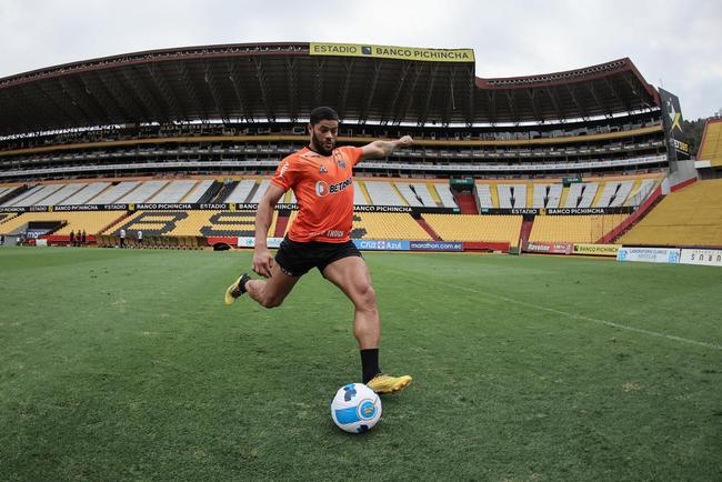 Atlético treina em Guayaquil antes do jogo contra o Emelec