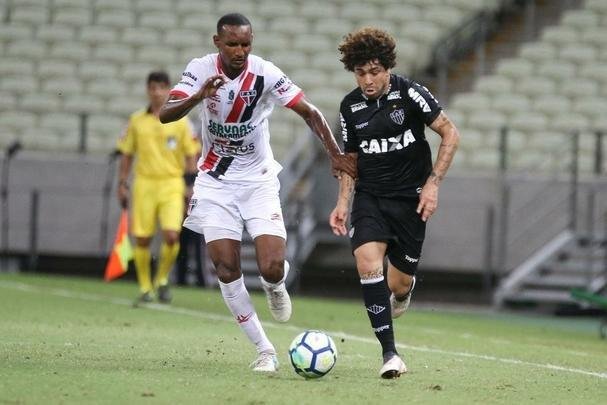 Veja imagens do empate entre Ferroviário-CE e Atlético no Castelão