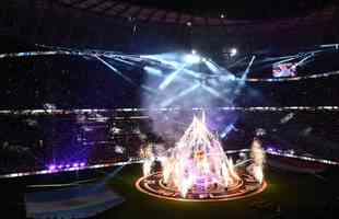 Entrada de Argentina e Frana no campo do Estdio Icnico de Lusail para a final da Copa do Mundo foi um espetculo  parte. Veja fotos do show de fogos, de luzes e da execuo dos hinos nacionais dos dois pases