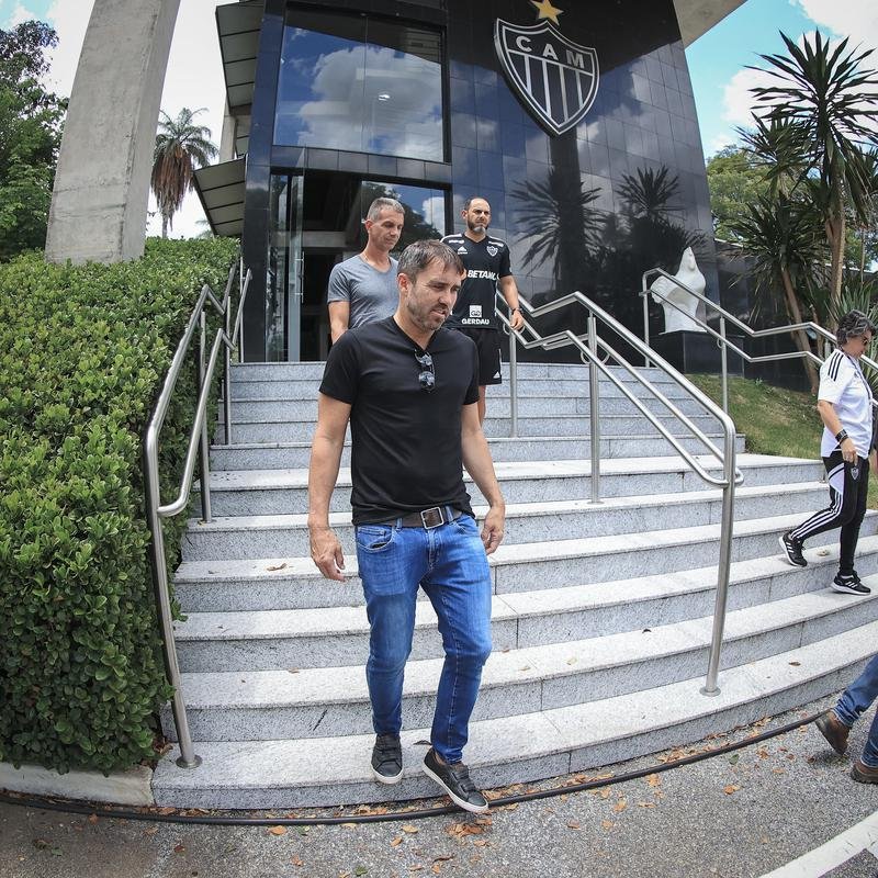 Coudet conhece a Cidade do Galo