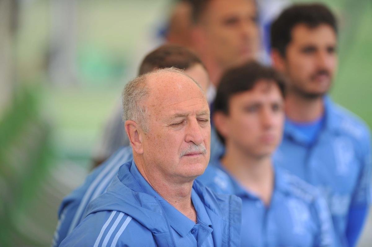 Adilson Batista e Luiz Felipe Scolari se enfrentaram pela quarta vez na histria, como tcnicos, e viram Amrica e Palmeiras empatar por 0 a 0, no Independncia. Veja as reaes dos dois comandantes