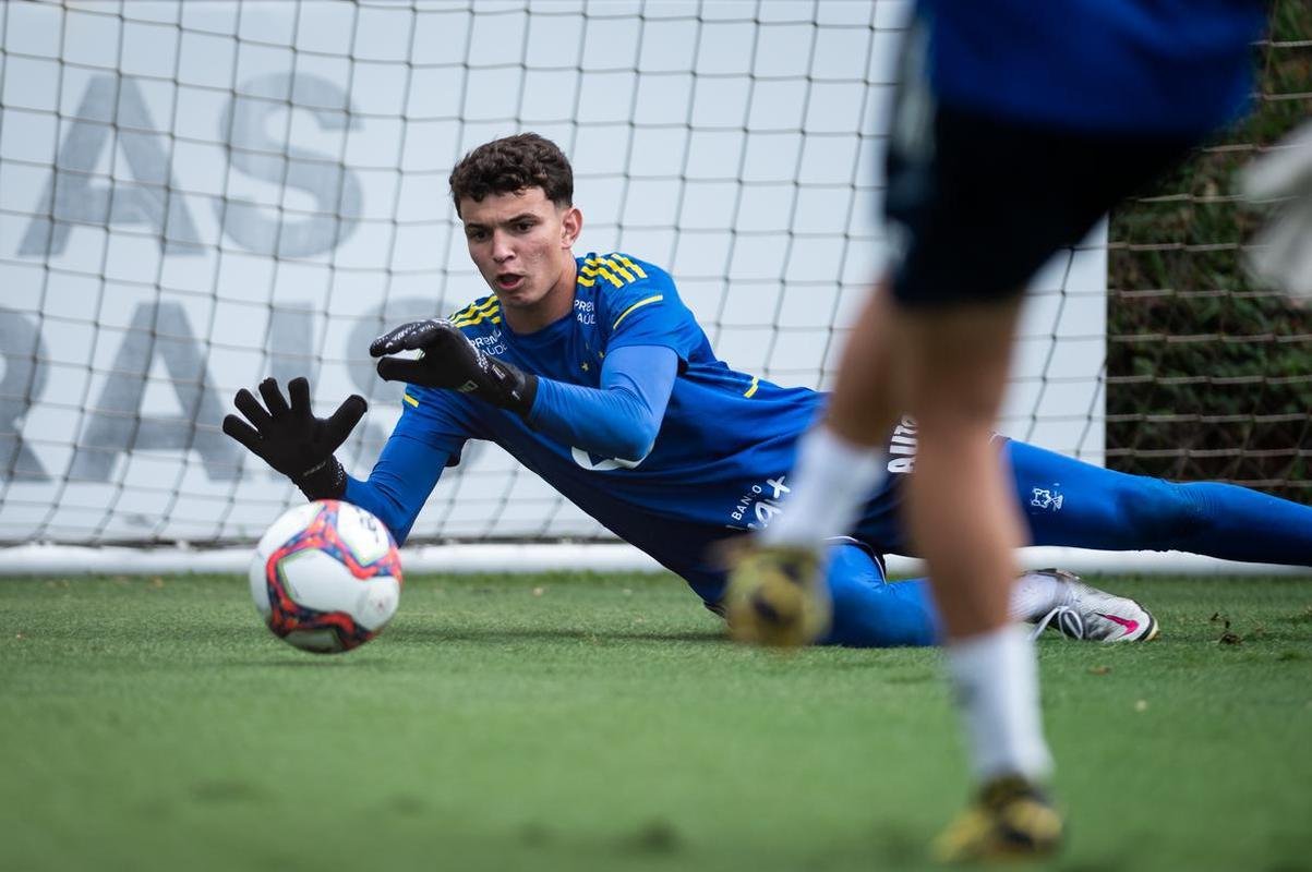 Fotos do treino do Cruzeiro desta segunda-feira (18/10)