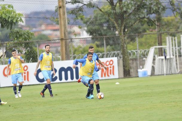Cruzeiro treina com bola da Copa Libertadores (Juarez Rodrigues/EM D.A Press)