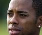 Robinho tentou impedir conversa de amigo com vítima, diz transcrição