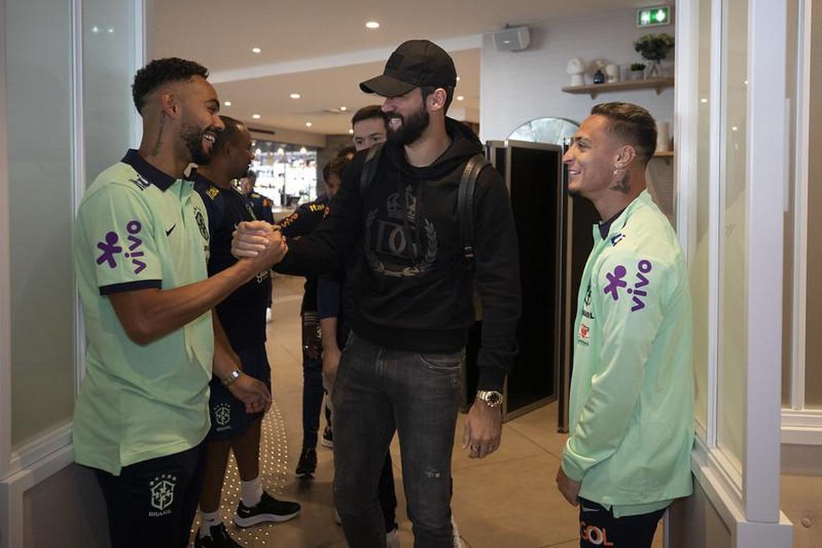 Jogadores que atuam na Europa j se apresentaram ao tcnico Tite em Le Havre, na Frana