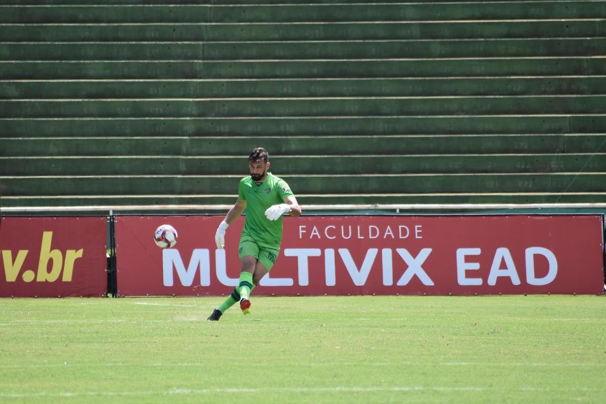 Uberlândia e América se enfrentaram nesta quinta-feira (1), em partida válida pela 6ª rodada do Campeonato Mineiro. Sob forte calor, as equipes duelaram no Parque do Sabiá, em Uberlândia, no Triângulo Mineiro.