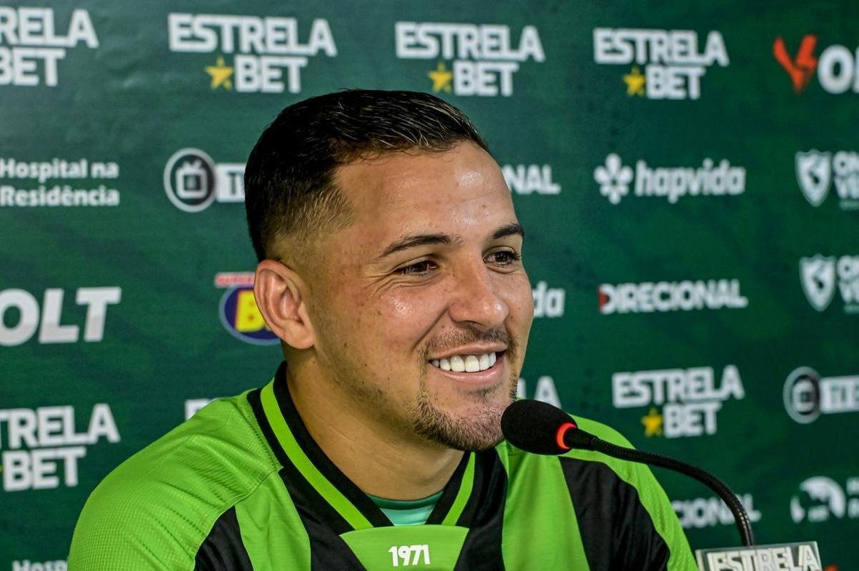 Dad Belmonte foi apresentado pelo Amrica neste sbado (7/1), no Lanna Drumond, e concedeu entrevista coletiva