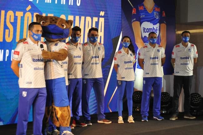 Time Feminino de V�lei do Minas foi apresentado nesta quarta-feira (11/10)