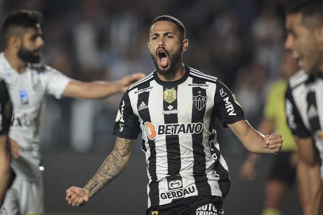 Fotos do jogo entre Santos e Atltico na Vila Belmiro, em Santos, pela 30 rodada do Campeonato Brasileiro