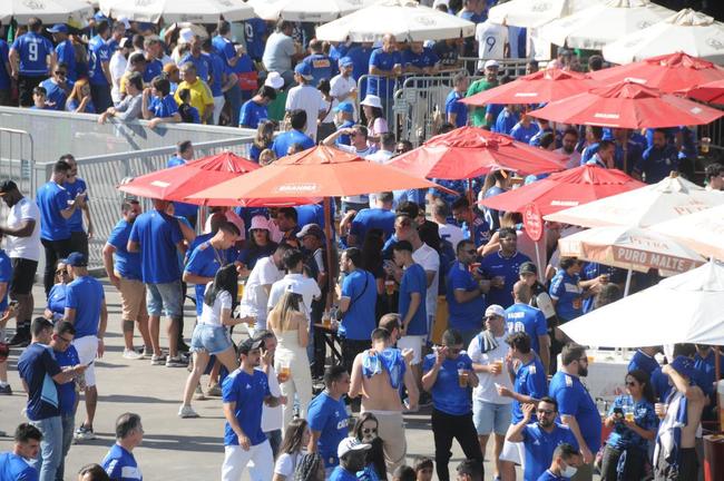 Chegada da torcida do Cruzeiro ao Mineiro para o jogo contra a Ponte Preta pela 13 rodada da Srie B do Campeonato Brasileiro. Estdio voltou a receber grande pblico