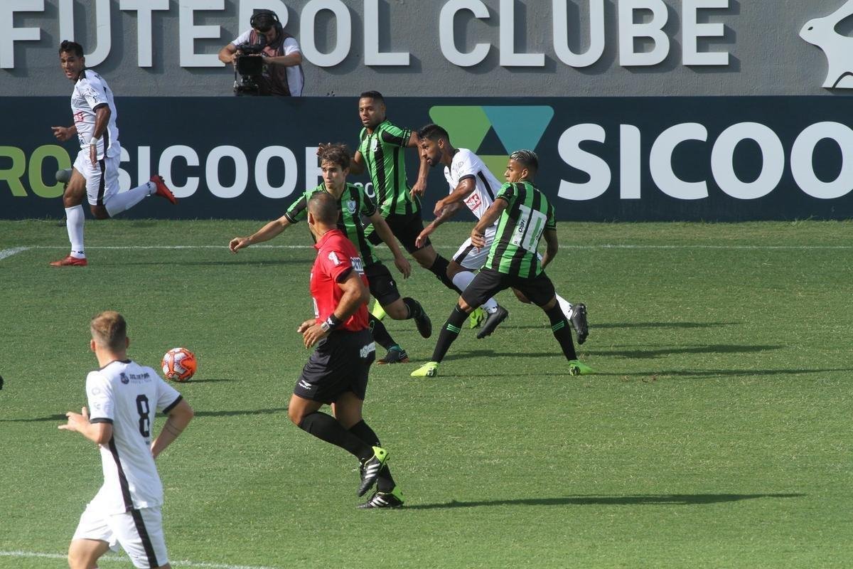 Lances do primeiro tempo de Amrica x Tupi, no Independncia, pela terceira rodada do Mineiro