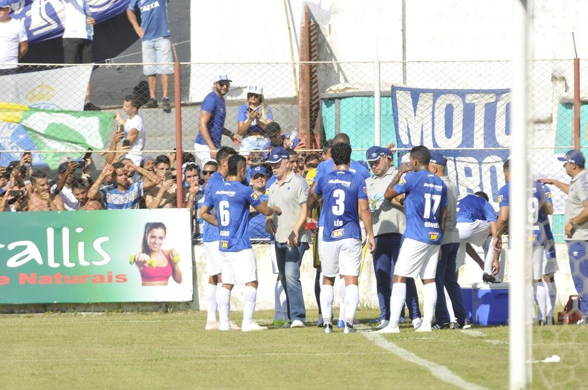 Cruzeiro abriu 2 a 1 no primeiro tempo, com gols de Raniel e Robinho; Alemo descontou para o Guarani