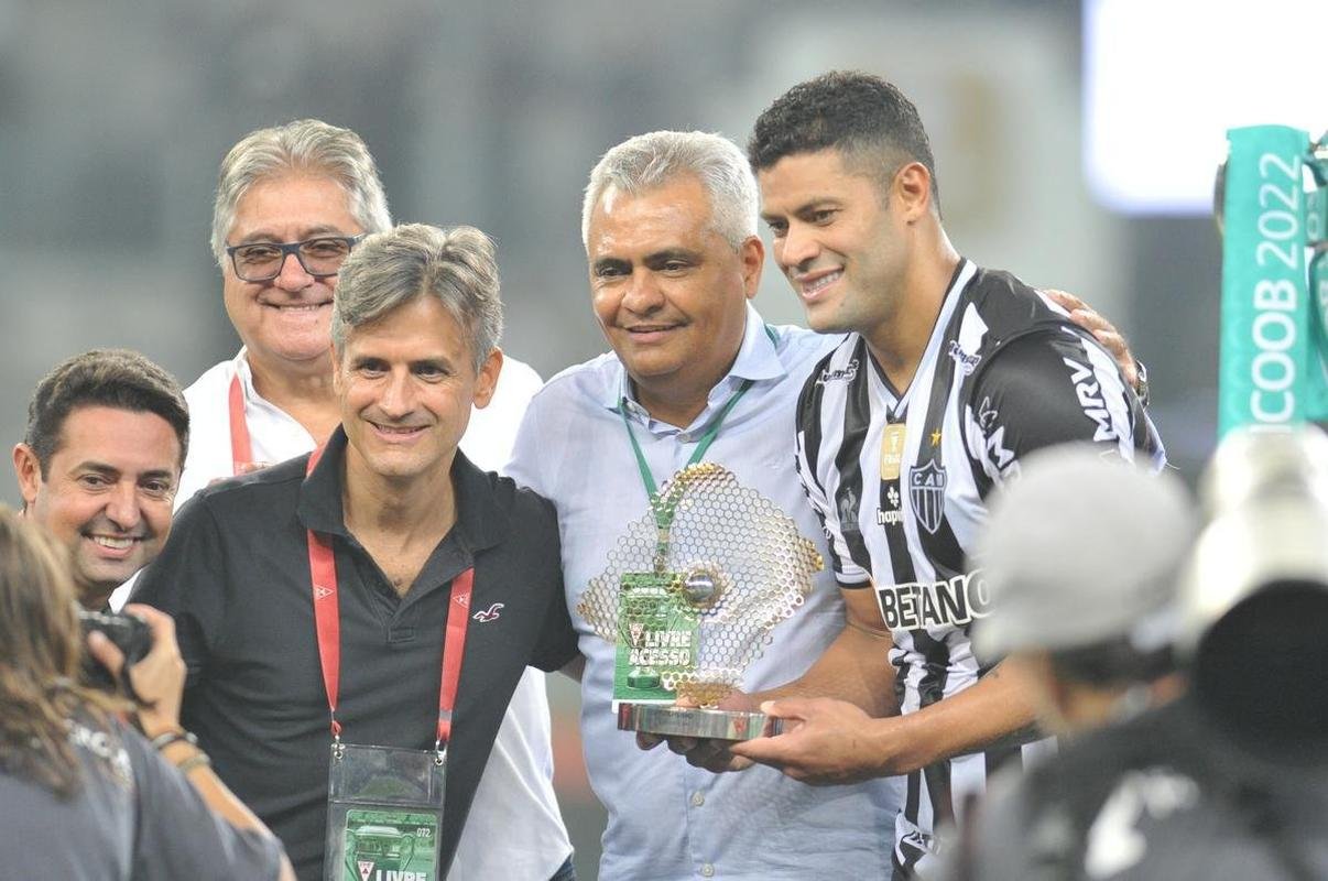 Festa do Atltico no Mineiro pela conquista do tricampeonato mineiro. Galo derrotou o Cruzeiro por 3 a 1 na final nica do estadual. Gols foram de Hulk (2) e Nacho